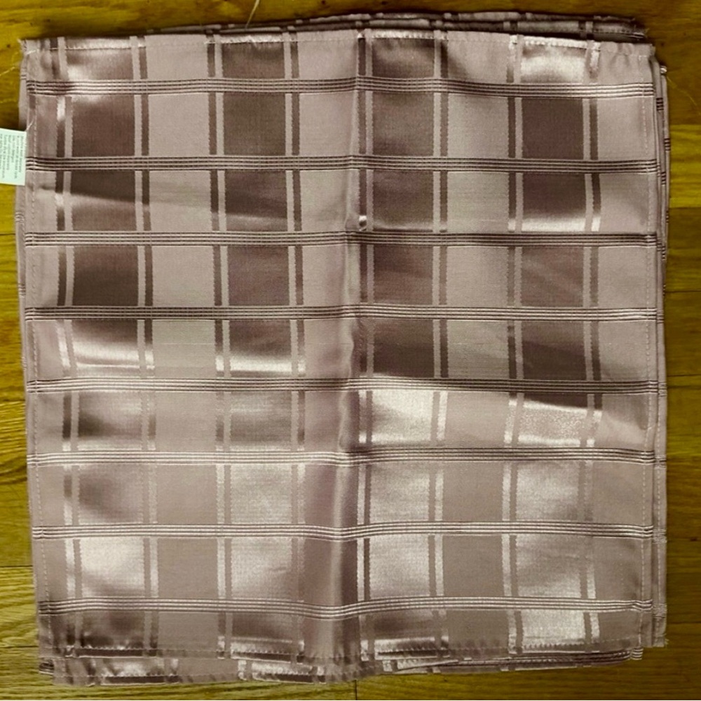 TABLE CLOTH & 12 NAPKINS (Dust Rose)